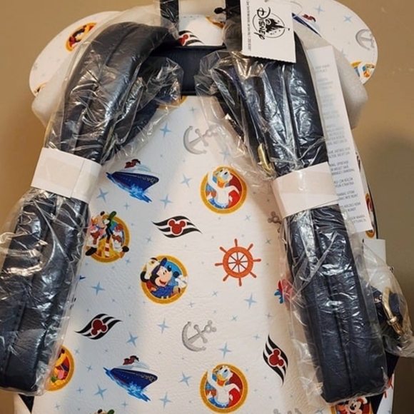 Loungefly DCL WISH Backpack - Picture 4 of 5